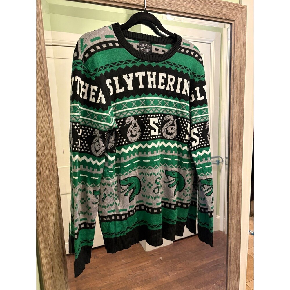 Harry Potter Slytherin sweater size xl Christmas